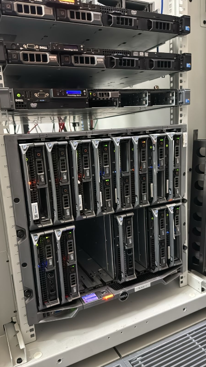 Servidores Dell da infraestrutura Blaze em rack